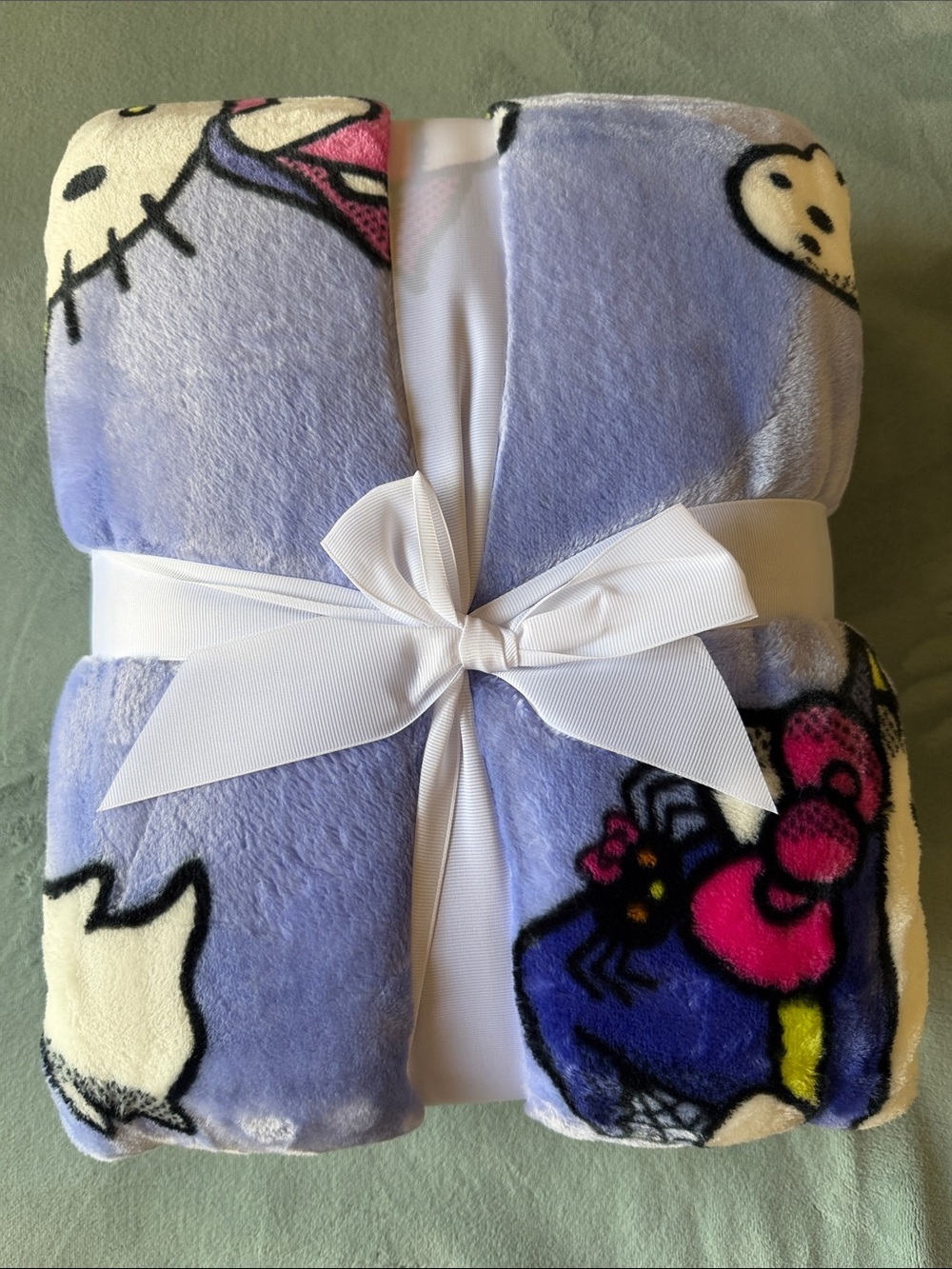 Hello Kitty Halloween Plush Throw - Lavender, Pink & White - Picture 2 of 9